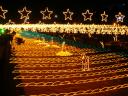 Die exzentrische Weihnachtsbeleuchtung des Rio Medellin